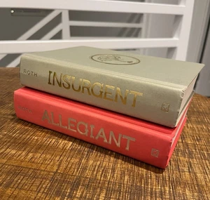 Divergent Series by Veronica Roth Lot of 2 Books Allegiant/Insurgent 1st Ed - HC - Picture 1 of 8