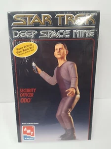 1995 STAR TREK DEEP SPACE NINE SECURITY OFFICER ODO AMT ERTL MODEL NEW SEALED - Picture 1 of 2