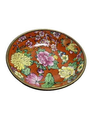 Cuenco colgante de porcelana esmaltada china vintage con decoración floral y detalle dorado Foto 1 de 4