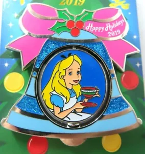 Spilla Disney Happy Holidays Bell 2019 Grand Floridian Alice LE 3000 - Foto 1 di 4