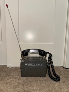 Vintage 1963 Motorola Handie-Talkie FM Radiophone w/Western Electric Handset - Photo 1/13