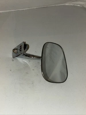 Espejo retrovisor exterior derecho vintage Datsun/Nissan. Foto 1 de 4