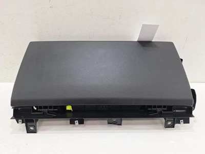 Land Rover Range Rover Sport MK2 2015 (L494) 5 puertas caja de guantes inferior Foto 1 de 4