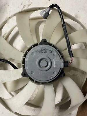 Toyota Avalon 2013-2017 radiador refrigeración ventilador derecho e izquierdo 16363-0A120 original Foto 1 de 4