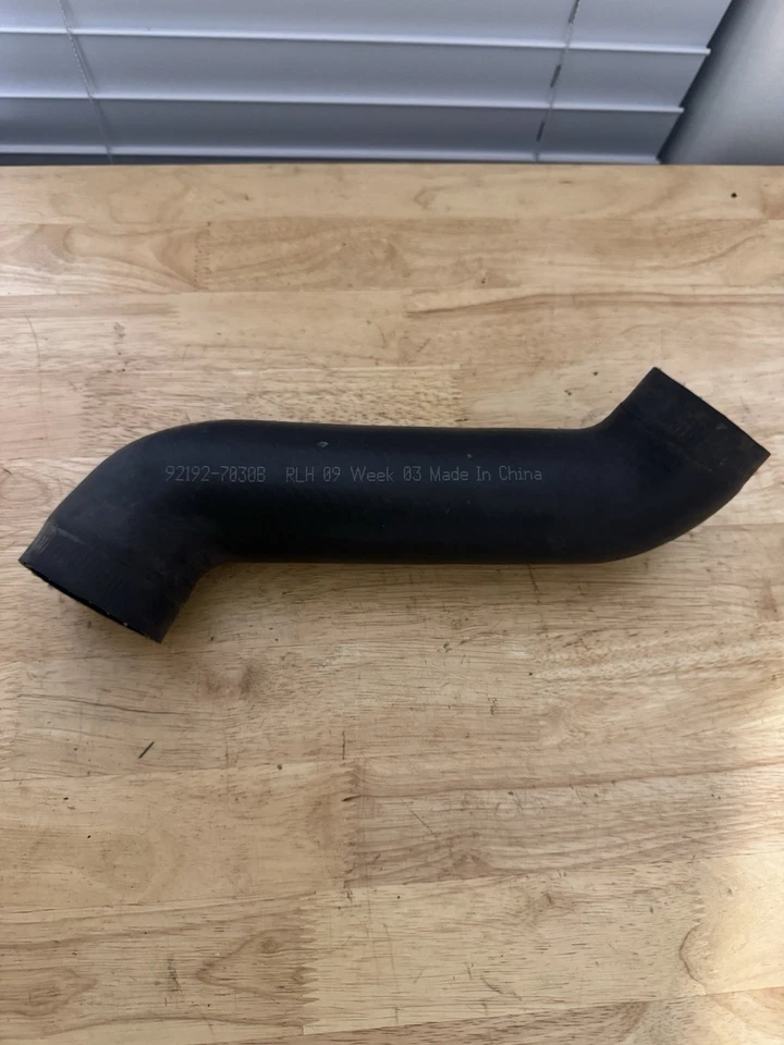 Tubo de admisión Kawasaki 92192-7030 Foto 1 de 1