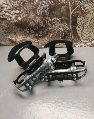 Винтажные педали SR SP-100 BL на платформе из сплава черные без бретелек с зажимом на носок без пылезащитных колпачков - Изображение 1 из 4