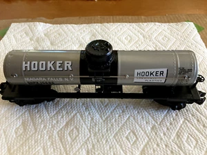 Custom Vintage Restored Lionel #2955 Hooker Gold/Black Chemical Tank car - Picture 1 of 8