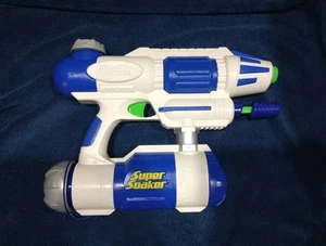 Larami Super Soaker ARCTIC SHOCK Water Squirt Gun Awesome - Picture 1 of 2