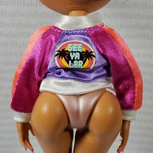 N2~ LOL SURPISE OMG~ TOP ~MGA 9" ROLLER CHICK ROSA PÚRPURA SEE YA L8R CHAQUETA ABRIGO - Imagen 1 de 5