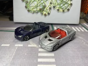 Matchbox 2 x OPEL Speedster Coupe 2002 Mattel Car Diecast Vauxhall GM Hero City - Picture 1 of 8