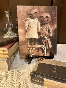 Vintage Halloween Pumpkin Head Sisters Handcrafted Canvas Board Sign - Picture 1 of 4