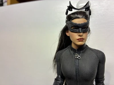 Dark Knight Rises Catwoman Selina Kyle 1/6 Figure By Hot Toys MMS188 — 第 1/4 张图片