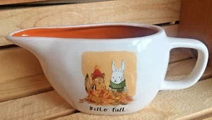 Rae Dunn ~ "Hello Fall" ~ Hase Sauciere ~ Artisan Collection by Magenta ~ Neu - Bild 1 von 6