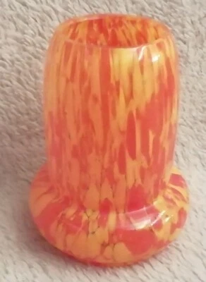 petit vase obus en pâte de verre décor moucheté jaune et orange miniature  - Photo 1/3
