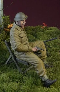 D-Day Miniature DD-35132 1/35 British Soldier Wounded 1940-45 - Picture 1 of 4