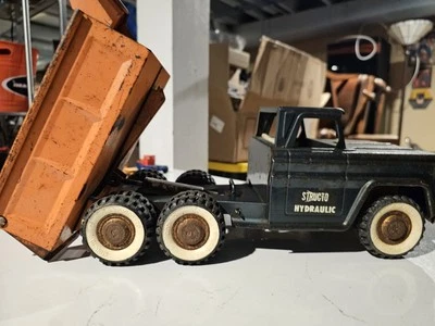 Structo Ten Wheel Dump Truck 60’s with Hydraulic Dump, Motor Sounding Front Axle - Image 1 of 4