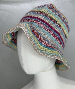 The Sak Cappello Donna Lanie A Mano Uncinetto Multicolore Secchiello | Nuovo Con Etichette - Foto 1 di 12