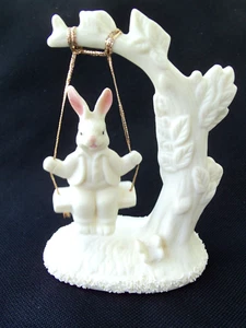 Osterhase schwingt vom Baum weiß Keramik Dekoration!  SPAGHETTIBESATZ! - Bild 1 von 6