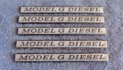 NUEVO NOS Pontiac 82-86 Bonneville MODELO G DIÉSEL Adorno Emblema Baúl Placas de identificación Foto 1 de 4