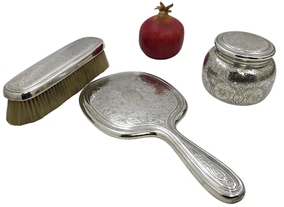 Conjunto de vaidade Tiffany & Co. prata esterlina 1908 com espelho, caixa de pó e pincel - Imagem 1 de 4