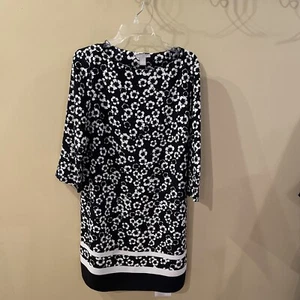 BLACK/WHITE FLORAL DRESS SIZE 10 BY H&M 3/4 SLEEVES BELOW KNEE - Picture 1 of 5
