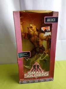 Kenner Small Soldiers 1998 30 Cm ARCHER Firing Crossbow - Imagen 1 de 6