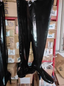 Promotions Latex gummi Stiefel schwarz Gr 47 RV, neu flach Absatz, PL - Picture 1 of 5
