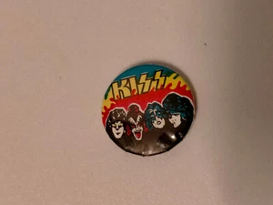 Kiss glamrock rock buttons vintage SMALL BUTTON RARE glam - Imagen 1 de 1