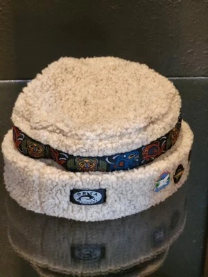 Sombrero cubo Orca exterior con 7 prendedores vintage de Alaska talla única Foto 1 de 4