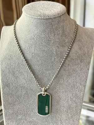 Ожерелье с подвеской в виде большого собачьего жетона унисекс David Yurman с малахитом 20 дюймов  - Изображение 1 из 4
