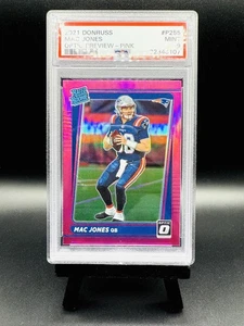 Donruss NFL 2021 MAC JONES RC No. P-255 ROSA ÓPTICA VISTA PREVIA CLASIFICACIÓN NOVATO PSA 9 - Imagen 1 de 2