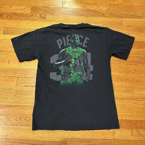 Majestic Paul Pierce Boston Celtics Homage Graphic Shirt Size Medium Cover