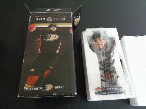 RYAN GETZLAF Anaheim DUCKS Hockey DIE HARDS CAPTAIN Bobblehead NHL Free Shipping Cover