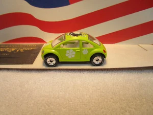 MATCHBOX  VW CONCEPT CAR WHITE GUIDE TO COLLECTING MAG, EXCLUSIVE  LOOSE - Picture 1 of 4