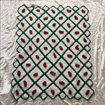 Manta afgana vintage hecha a mano de ganchillo 3D rosa roja cuadrada de abuela 65x54 Foto 1 de 4