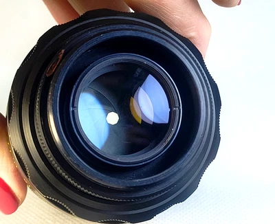 Vintage Helios 44-2 58mm f2 lens Swirling Bokeh - Image 1 of 4