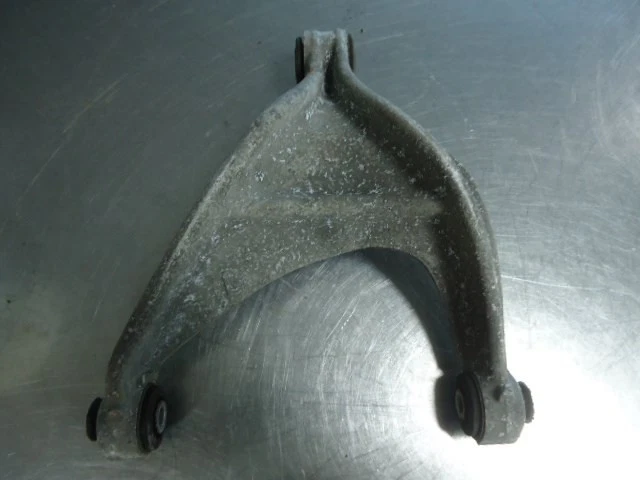 BRAS DE SUSPENSION ARRIÈRE GAUCHE Peugeot 407 SW (6E) 2004 - Photo 1/1