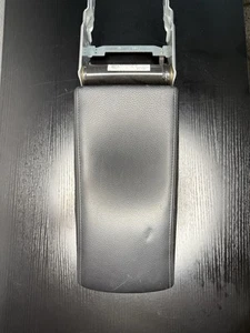 2009-2017 Volkswagen CC Center Console Lid Armrest Assembly OEM Black - Picture 1 of 4