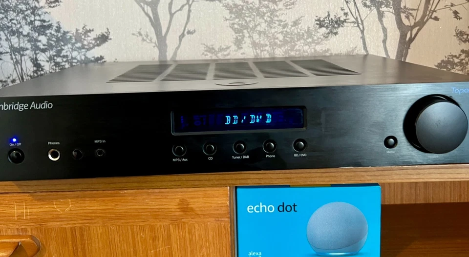 Cambridge Audio Topaz AM10 Integrated Amplifier with MM Phono and LQSE Bluetooth - Image 1 of 4