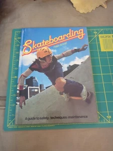 Peter Arnold: The Hamlyn Book of Skateboarding Educational  - Foto 1 di 8