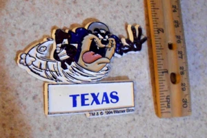 TAZ Texas Football LOONEY TUNES Vintage NFL Football MAGNET 1994 Vintage - Picture 1 of 4