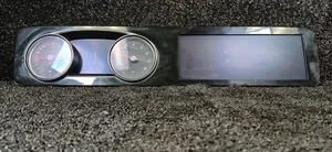 Velocímetro salpicadero pantalla analógica mercedes e300 a2139006319 2018 57 k w213 - Imagen 1 de 16