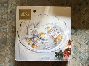 1990er Mikasa Kristall Schlittschuh Bären 14" Weihnachten Platte (MIB) - Bild 1 von 6
