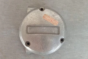 Yamaha Rd125 Rd200 Oil Pump Cover Engine Nos Japan - Picture 1 of 2