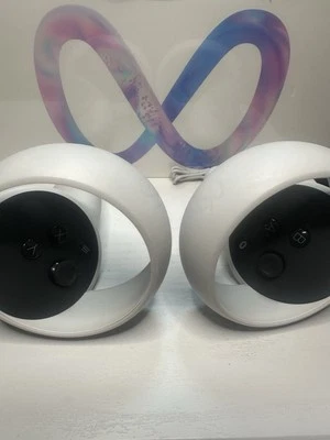 Genuine Meta Oculus Quest 2 Left & Right Controllers (Pair) - Image 1 of 4