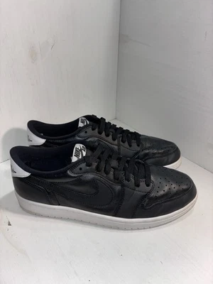 Jordan 1 Low OG Cyber Monday Foto 1 de 4