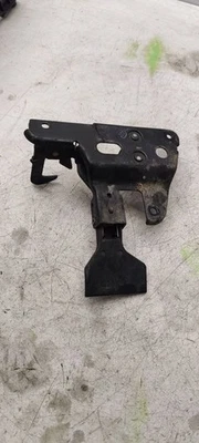 Audi A4 S4 B7 8E 8H 2007 bonnet hood lock catch 8E0823480E ULA32064 Foto 1 de 4