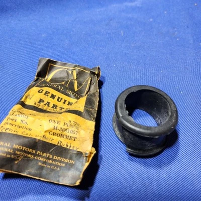 NOS GM 1933 - 1946 Chevrolet All ~ Capuz de engrenagem de direção U-Bolt Grommet 3681057 - Imagem 1 de 4
