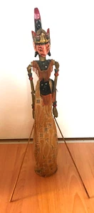 Indonesische Stabpuppe aus Holz, Batikkleid, 1960er Jahren - Handgefertigt - Bild 1 von 13
