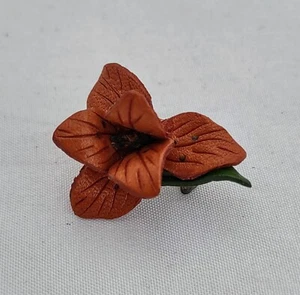 Vintage Red Leather Tulip Pin Brooch 1" - Picture 1 of 6